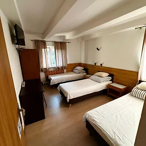  Hostel Tolek